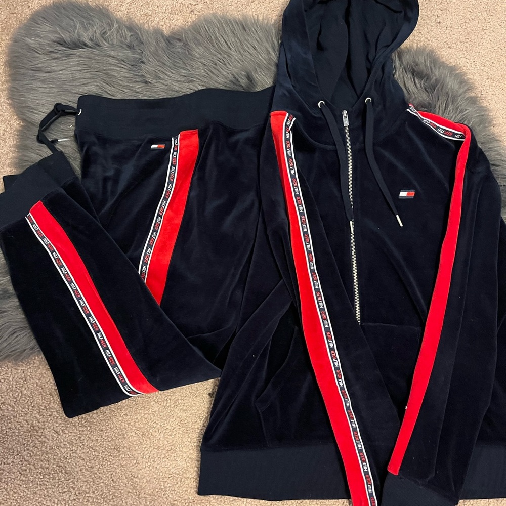 Tommy Hilfiger sweat suit